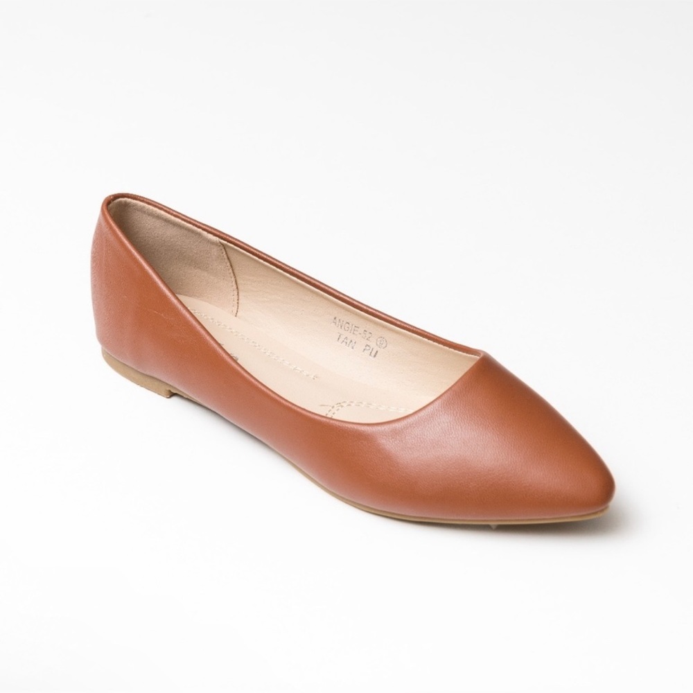 *NIB* Bella Marie 𝅺Tan Faux Leather Almond Toe Ballet Flats sz 6.5